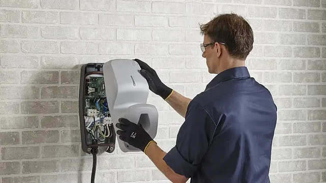 How to Start an HVAC Apprenticeship in Canada (2026 Guide)